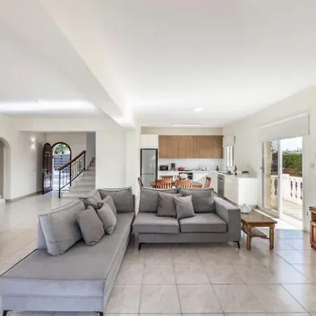 Valley 2 וילה Polis