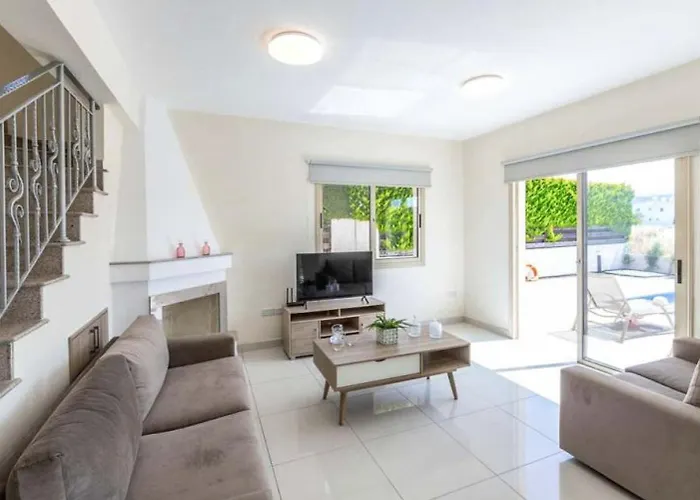 Willa Valley 2 Polis