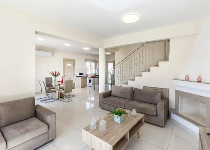 Valley 2 Willa Polis