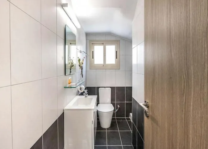 Willa Valley 2 Polis