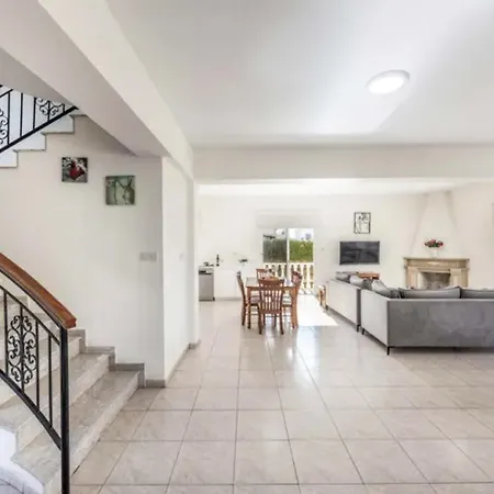 Villa Valley 2 Polis